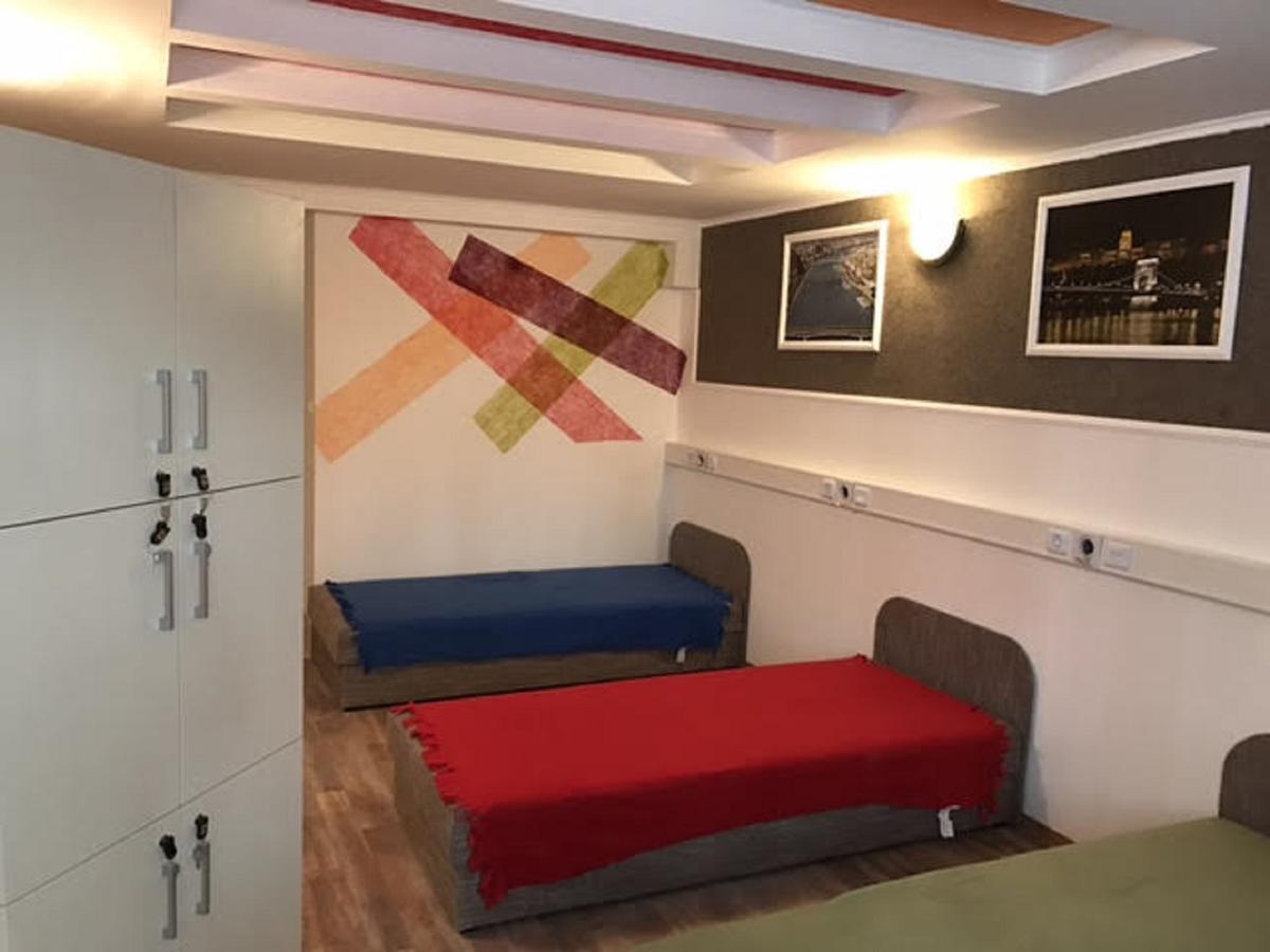 Opera Hostel Budapest Eksteriør billede