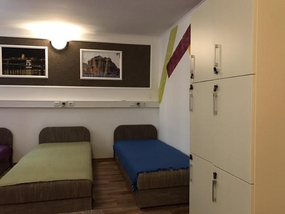 Opera Hostel Budapest Eksteriør billede