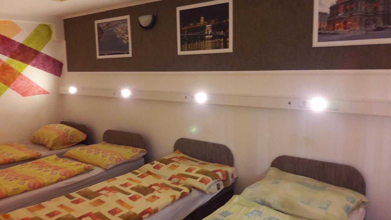 Opera Hostel Budapest Eksteriør billede