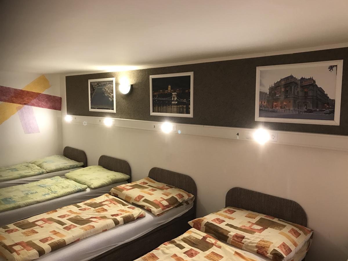 Opera Hostel Budapest Eksteriør billede