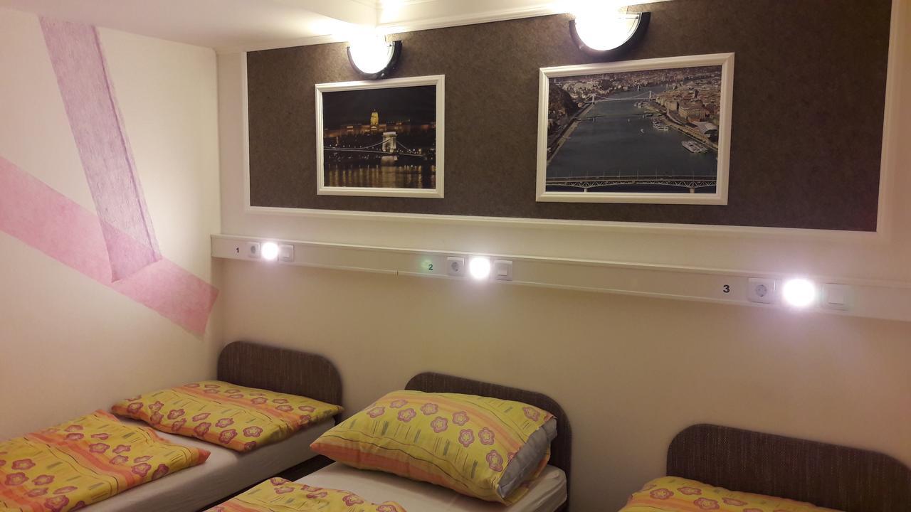 Opera Hostel Budapest Eksteriør billede