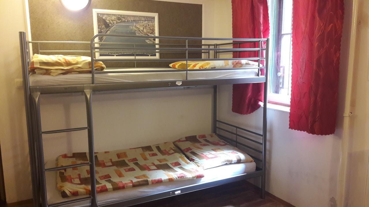 Opera Hostel Budapest Eksteriør billede