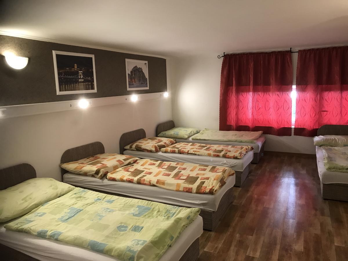 Opera Hostel Budapest Eksteriør billede