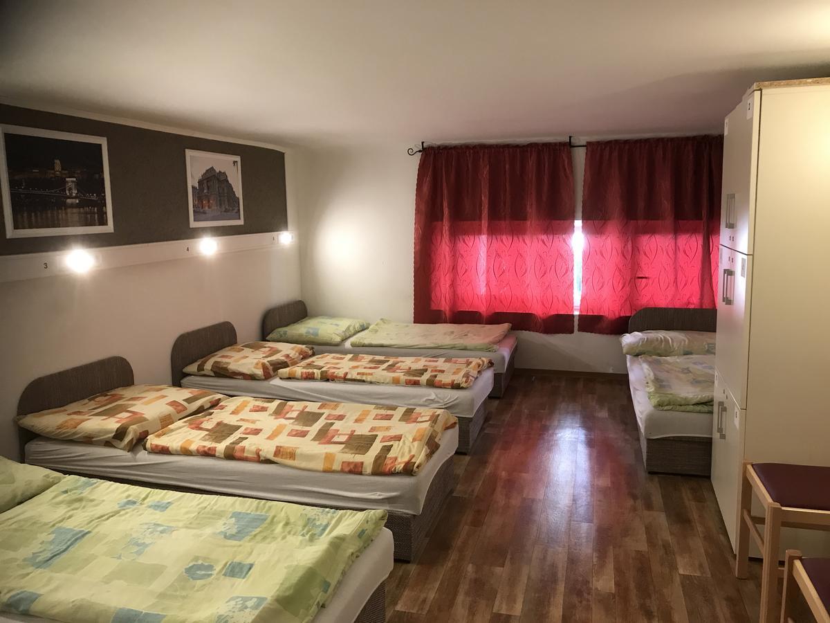 Opera Hostel Budapest Eksteriør billede