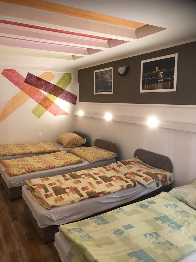 Opera Hostel Budapest Eksteriør billede
